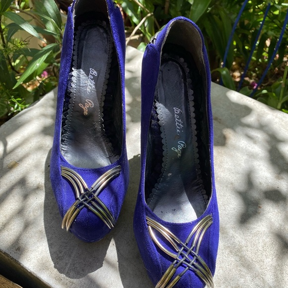 Fabulous Unique Chic & Stunning Bettie Page Shoes - Picture 2 of 8